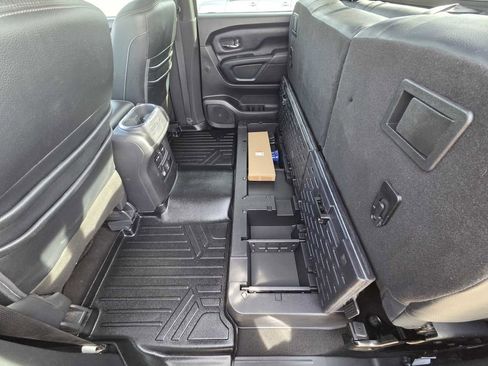 Used 2019 Nissan Titan SL w/ Midnight Edition image 17