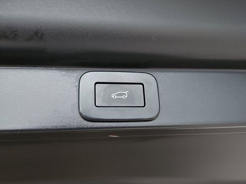 Used 2024 Land Rover Range Rover Long Wheelbase SE image 30