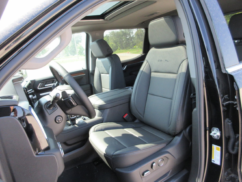 New 2026 GMC Sierra 1500 Denali w/ Denali Reserve Package AWD/4WD image 13