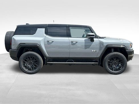 Used 2025 GMC Hummer EV 2X w/ LPO, Cargo Utility Package image 6