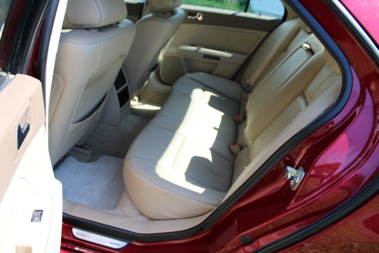Used 2005 Cadillac STS w/ Preferred Equipment Group RWD image 29