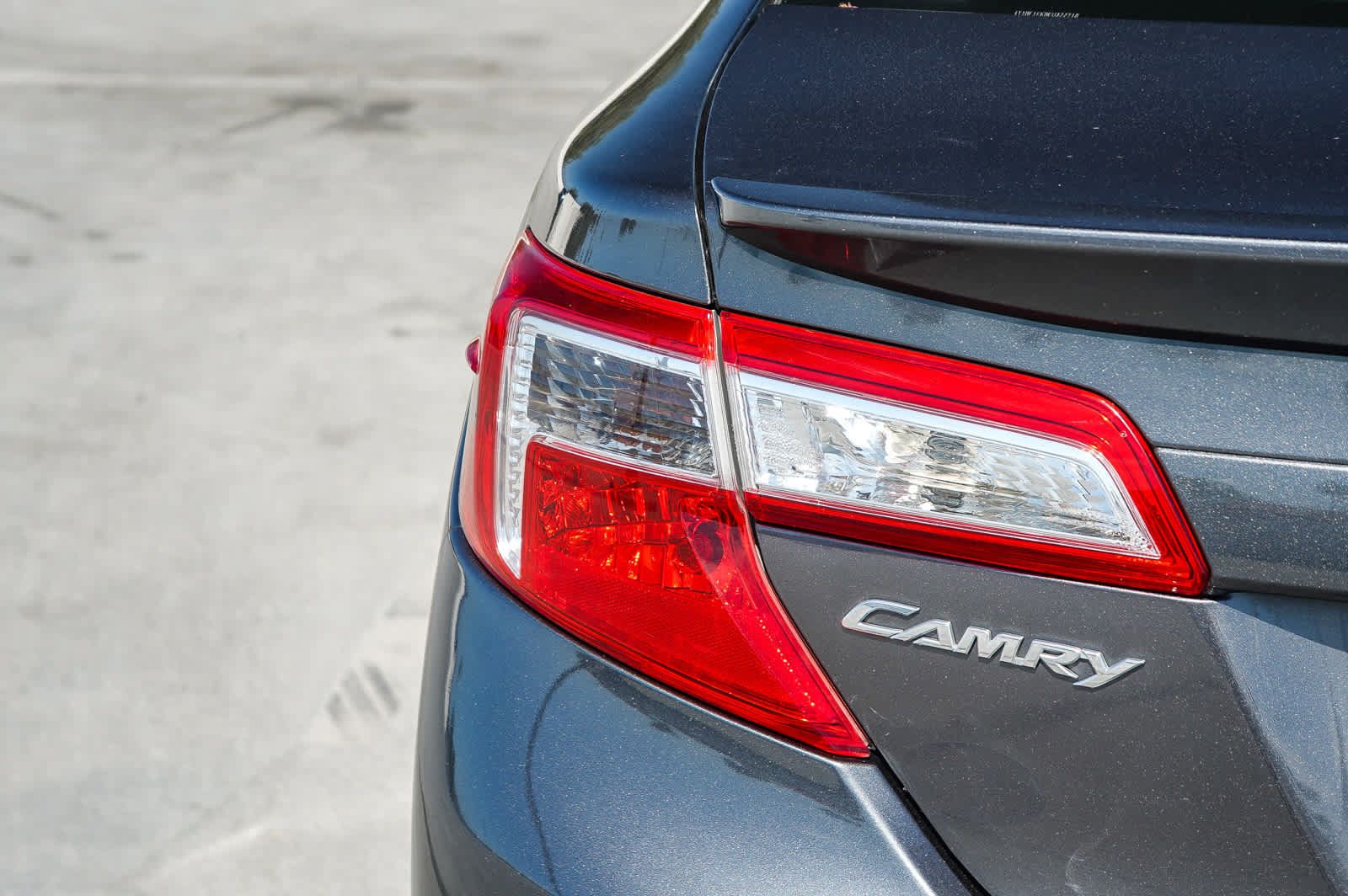 Used 2014 Toyota Camry SE FWD image 8