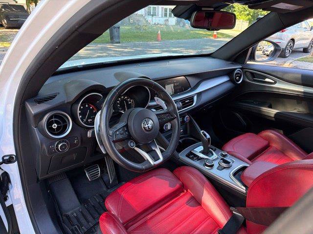 Used 2023 Alfa Romeo Stelvio Veloce AWD/4WD image 40