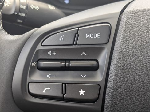 New 2025 Hyundai Venue SEL image 24