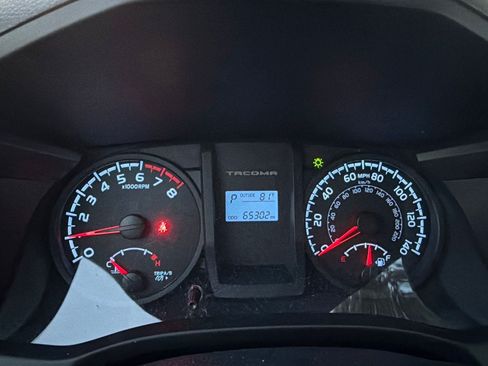 Used 2016 Toyota Tacoma SR w/ Towing Package AWD/4WD image 8