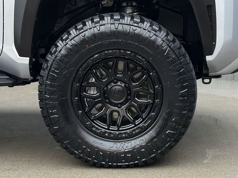 Used 2026 Toyota 4Runner TRD Off-Road Premium AWD/4WD image 9