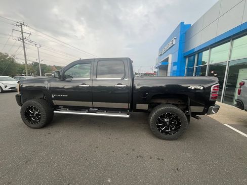 Used 2009 Chevrolet Silverado 1500 LTZ w/ Safety Package AWD/4WD image 7