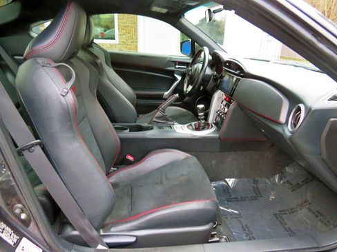 Used 2017 Subaru BRZ Limited w/ Performance Package image 12