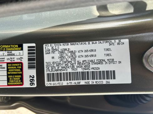 Used 2024 Toyota Tacoma TRD Sport AWD/4WD image 36