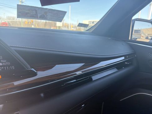 Certified 2024 Cadillac Escalade Premium Luxury w/ Performance Package image 20