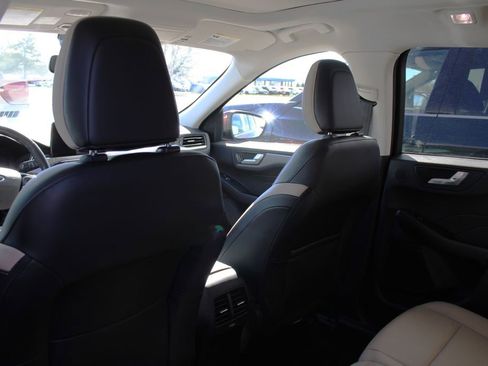 Used 2021 Ford Escape Titanium w/ Class II Trailer Tow Package image 16