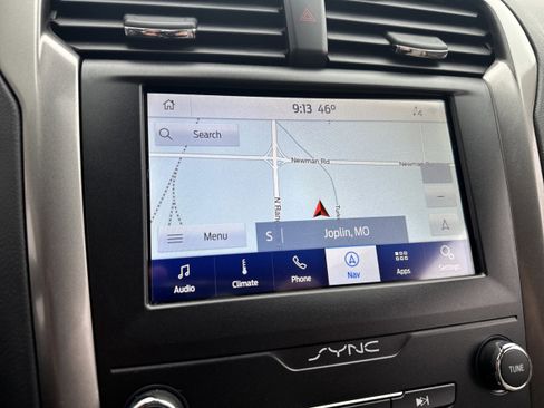 Used 2020 Ford Fusion SEL image 19