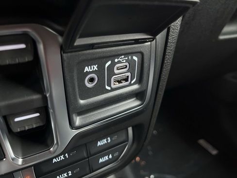 New 2026 Jeep Gladiator Rubicon image 40