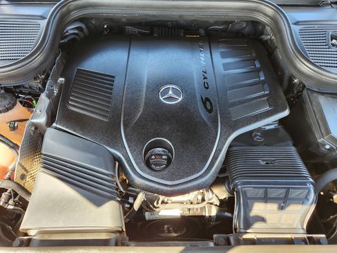 Used 2023 Mercedes-Benz GLE 450 4MATIC image 9