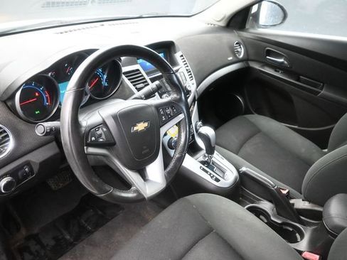 Used 2011 Chevrolet Cruze LT image 20