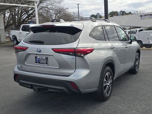 Used 2020 Toyota Highlander XLE image 5