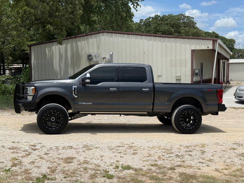 Used 2017 Ford F250 Platinum AWD/4WD image 6