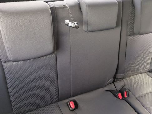 Used 2019 Toyota Highlander LE AWD/4WD image 21