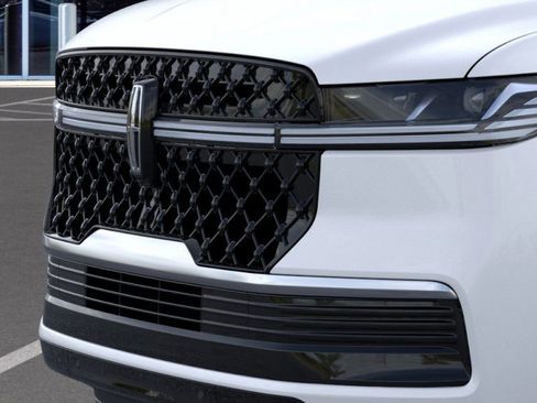 New 2025 Lincoln Navigator Reserve w/ Jet Appearance Package image 17