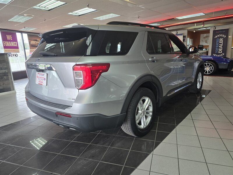 Used 2020 Ford Explorer XLT AWD/4WD image 4