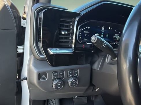 Used 2022 Chevrolet Silverado 1500 LT Trail Boss w/ LT Trail Boss Premium Package image 18