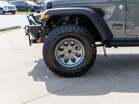 Used 2021 Jeep Wrangler Sport AWD/4WD image 27
