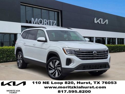 Used 2025 Volkswagen Atlas SE FWD image 1