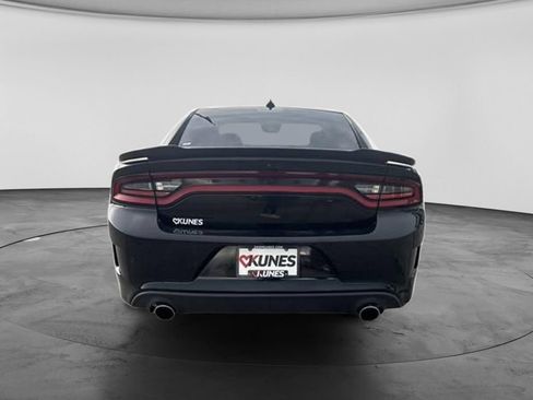 Used 2022 Dodge Charger R/T w/ Performance Handling Group RWD image 9