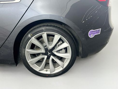 Used 2018 Tesla Model 3 Long Range AWD/4WD image 11