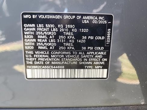 Certified 2025 Volkswagen Atlas SEL image 11