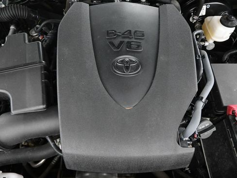 Used 2023 Toyota Tacoma TRD Sport AWD/4WD image 41