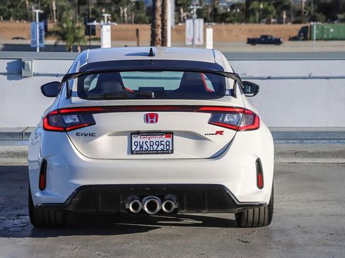 Used 2025 Honda Civic Type R image 8