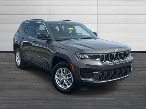 New 2026 Jeep Grand Cherokee Laredo X AWD/4WD image 2