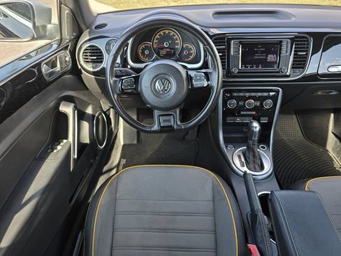 Used 2017 Volkswagen Beetle 1.8T Dune FWD image 20