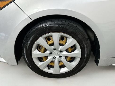Used 2020 Toyota Corolla LE FWD image 24