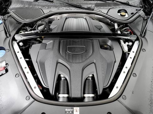 Certified 2025 Porsche Panamera 4 image 28