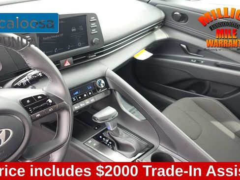 Used 2025 Hyundai Elantra Sport FWD image 22