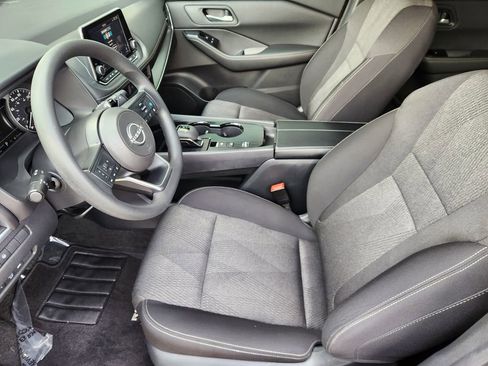 Used 2024 Nissan Rogue SV FWD image 13