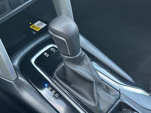 Used 2022 Toyota Corolla Cross LE image 22