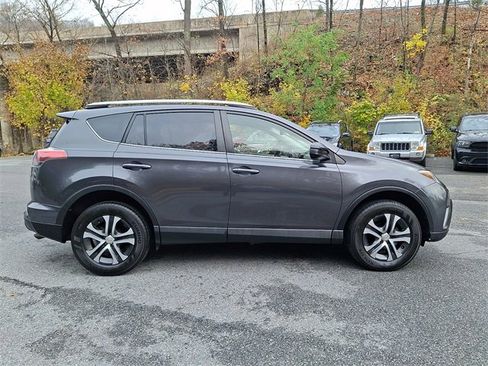 Used 2016 Toyota RAV4 LE image 9