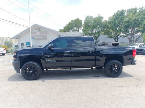 Used 2017 Chevrolet Silverado 1500 LT w/ All Star Edition AWD/4WD image 4