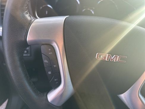 Used 2015 GMC Acadia SLT image 11