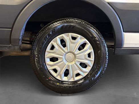 Certified 2024 Ford Transit 350 XLT RWD image 18