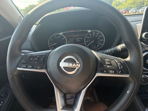 Used 2025 Nissan Sentra SV FWD image 11