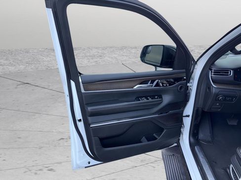 Used 2024 Jeep Grand Wagoneer L 4WD image 24