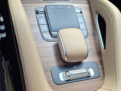 New 2026 Mercedes-Benz GLS 450 4MATIC image 14