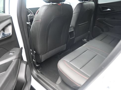 Used 2026 Chevrolet Trax RS w/ Sunroof Package FWD image 26