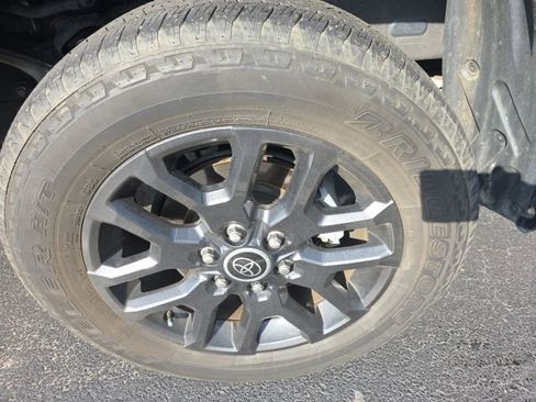 Used 2023 Toyota Tundra Platinum AWD/4WD image 11