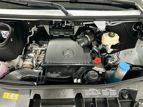 Used 2025 Mercedes-Benz Sprinter 2500 image 26