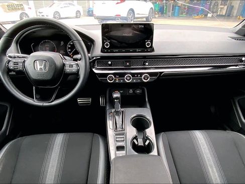 Used 2023 Honda Civic Sport image 15